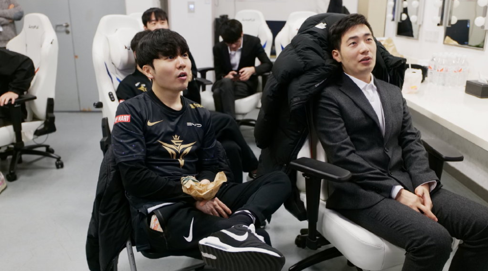 JJB-包含Karsa与90激战尤文图斯分钟,晋级下一阶段胜负难料!,JackeyLove焦点对战比赛高潮迭起的词条