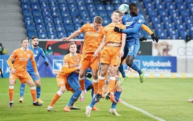  今晚体能课后，里尔复出首秀备战法国杯，媒体盛赞，轮换策略成焦点