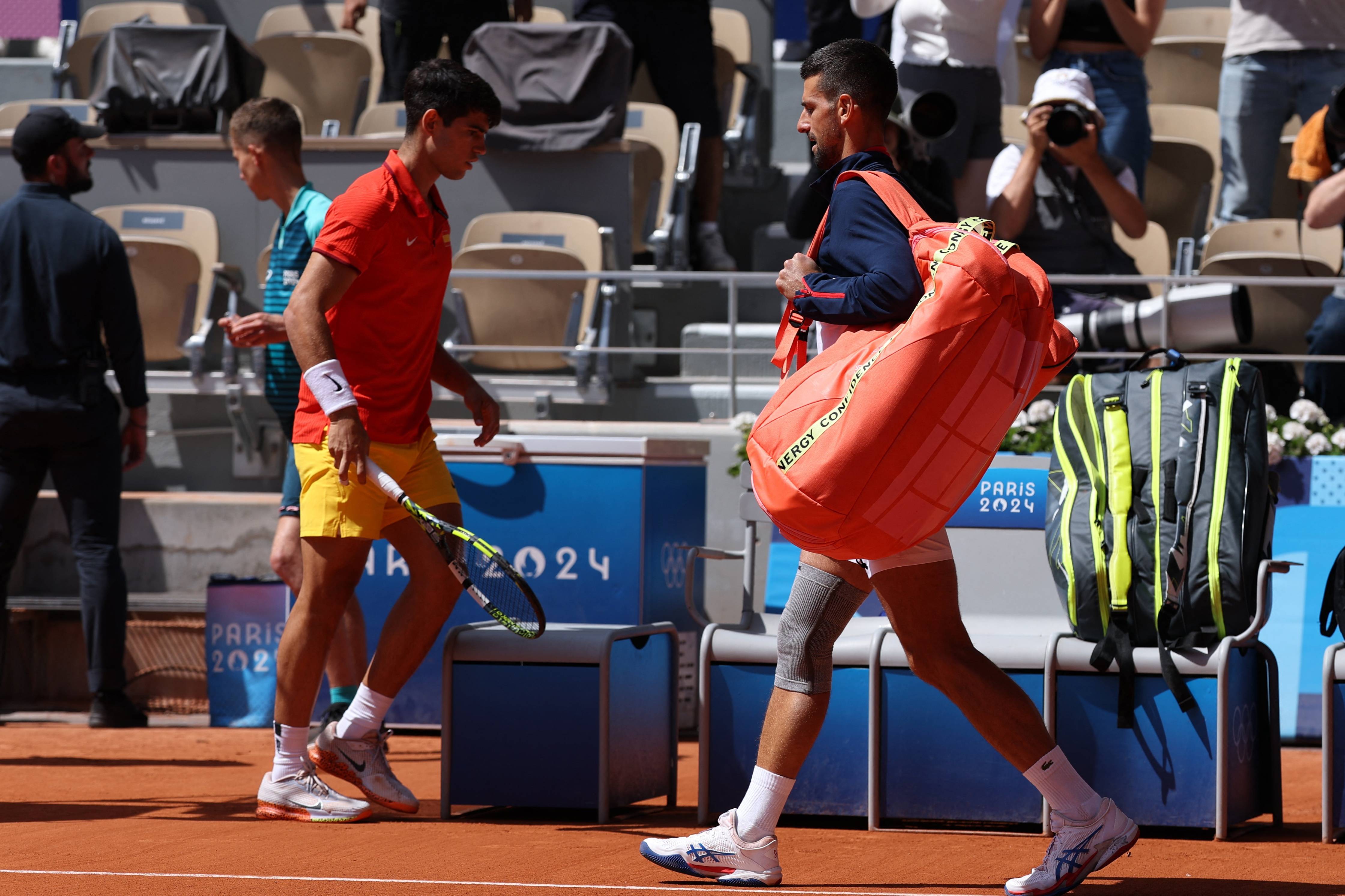 竞技宝-包含德约科维奇爆冷击败曼联，高光表现引爆全场！的词条